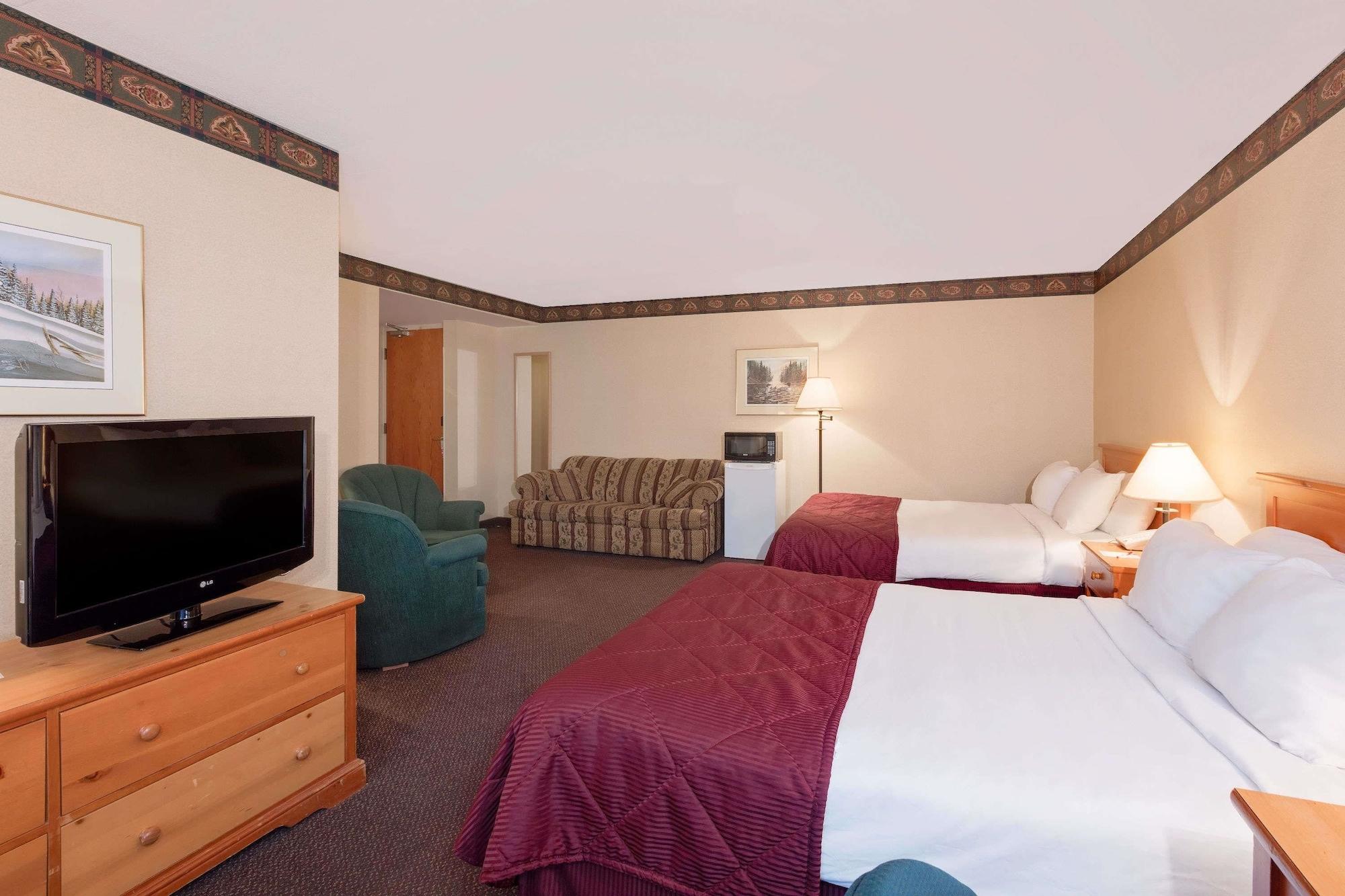 รามาดา บาย วินด์แฮม ไพน์วูด พาร์ค รีสอร์ต นอร์ทเบย์ Hotel ภายนอก รูปภาพ