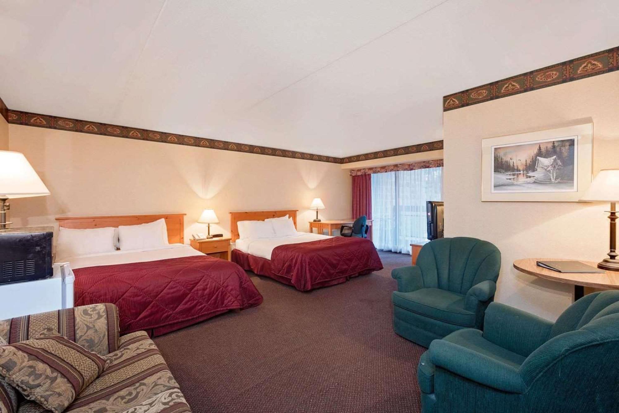 รามาดา บาย วินด์แฮม ไพน์วูด พาร์ค รีสอร์ต นอร์ทเบย์ Hotel ภายนอก รูปภาพ