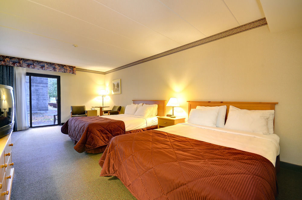 รามาดา บาย วินด์แฮม ไพน์วูด พาร์ค รีสอร์ต นอร์ทเบย์ Hotel ภายนอก รูปภาพ