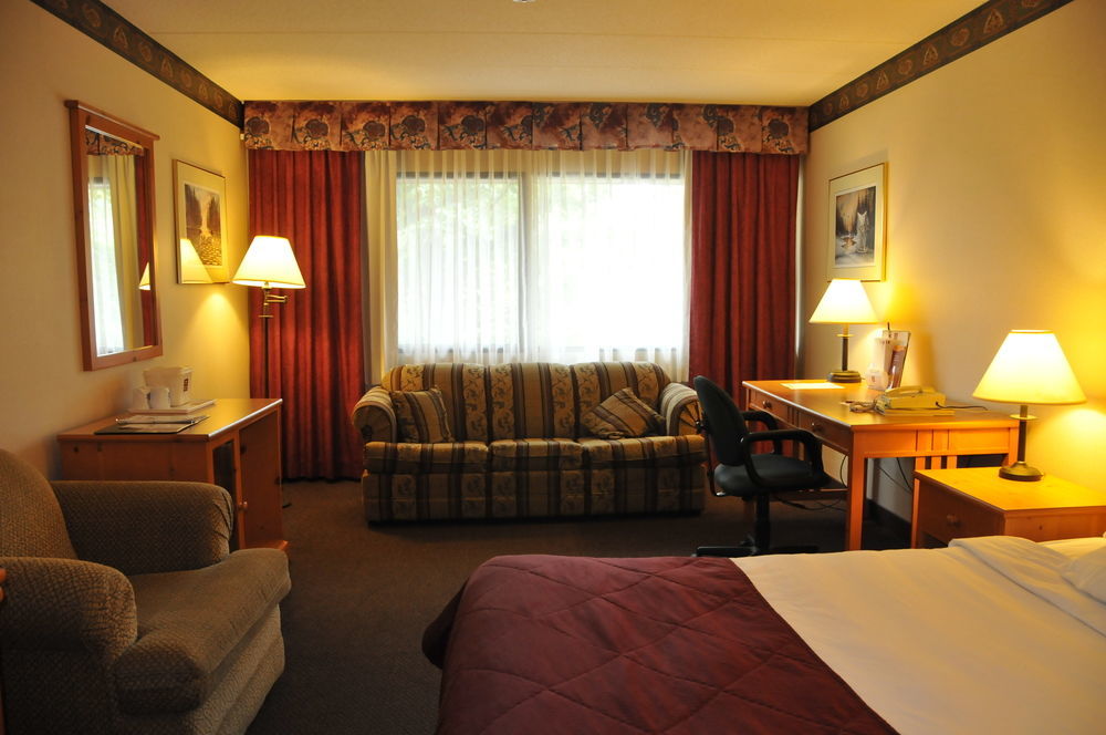 รามาดา บาย วินด์แฮม ไพน์วูด พาร์ค รีสอร์ต นอร์ทเบย์ Hotel ภายนอก รูปภาพ
