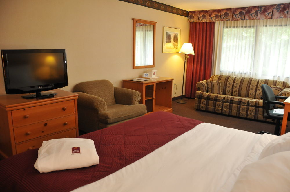 รามาดา บาย วินด์แฮม ไพน์วูด พาร์ค รีสอร์ต นอร์ทเบย์ Hotel ภายนอก รูปภาพ