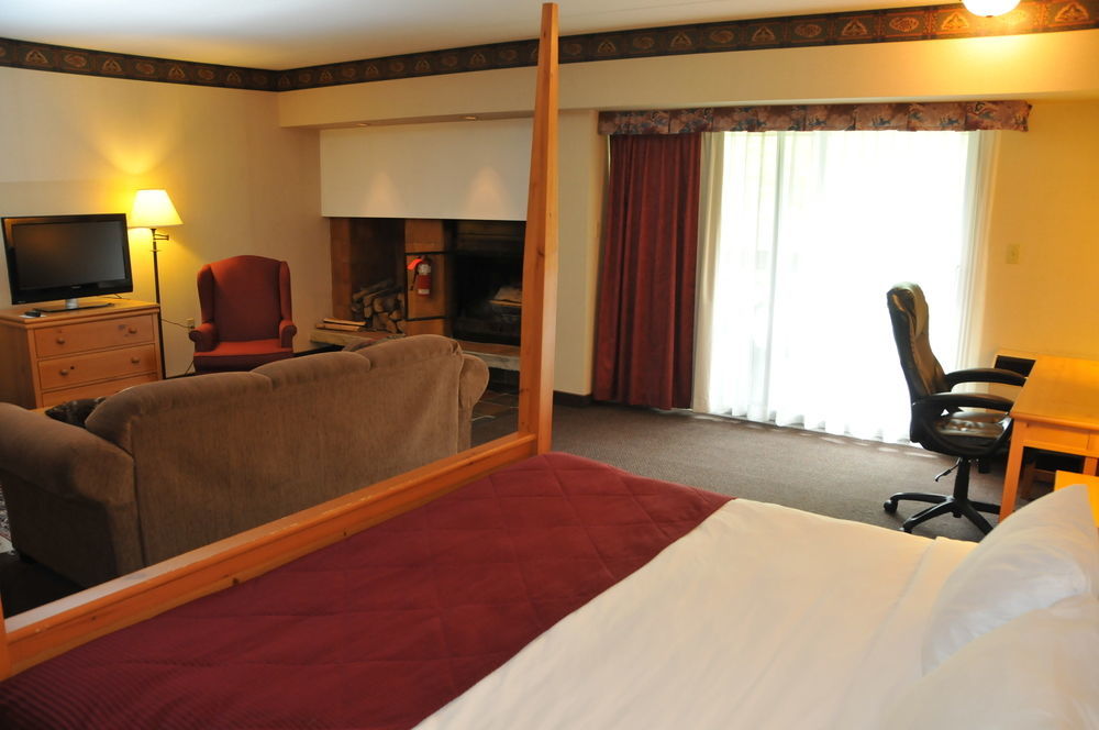 รามาดา บาย วินด์แฮม ไพน์วูด พาร์ค รีสอร์ต นอร์ทเบย์ Hotel ภายนอก รูปภาพ