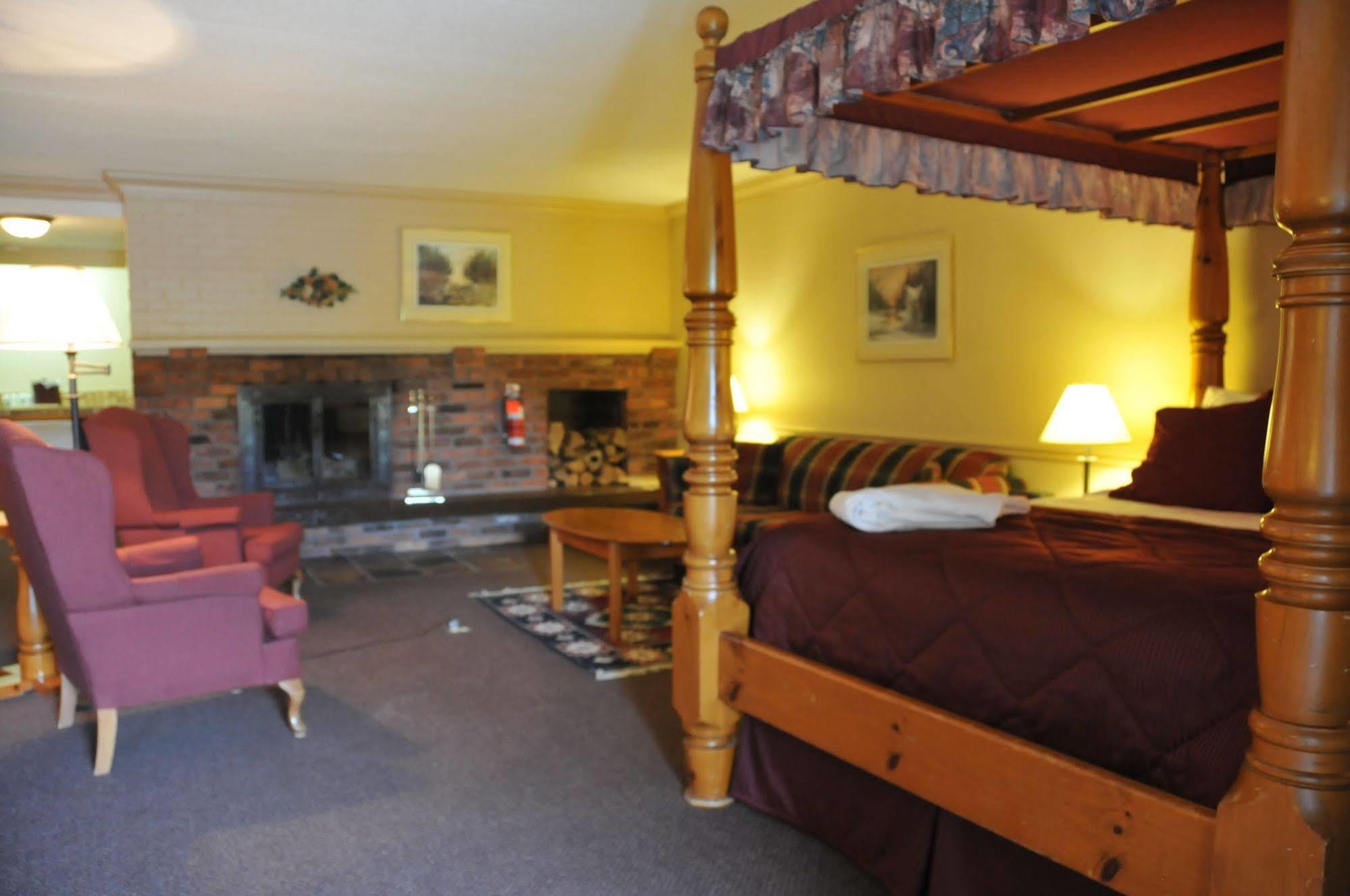 รามาดา บาย วินด์แฮม ไพน์วูด พาร์ค รีสอร์ต นอร์ทเบย์ Hotel ภายนอก รูปภาพ